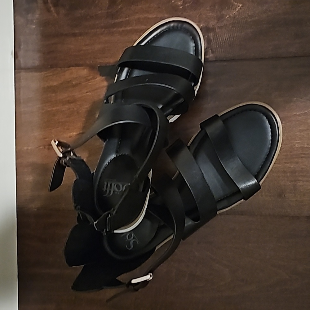 Black Sandle